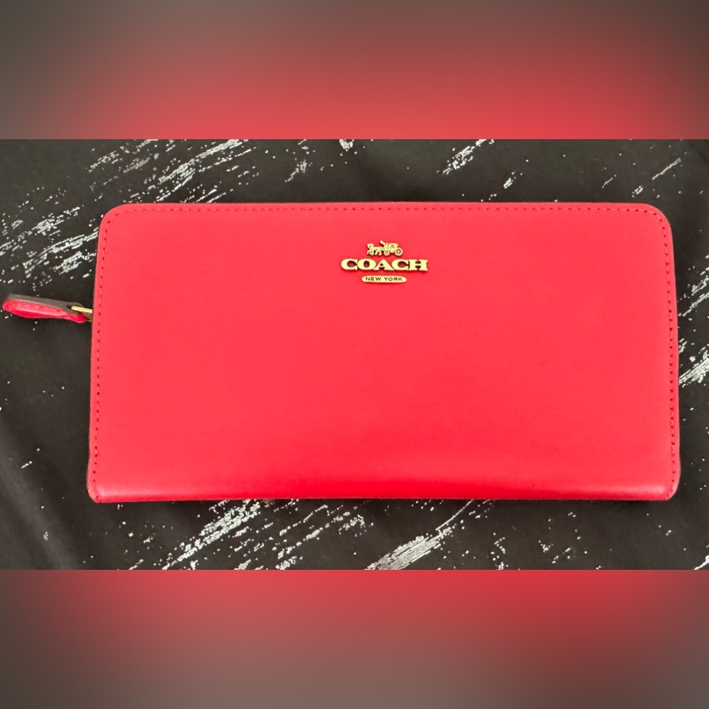 COACH leather wallet NEW WITH TAGS